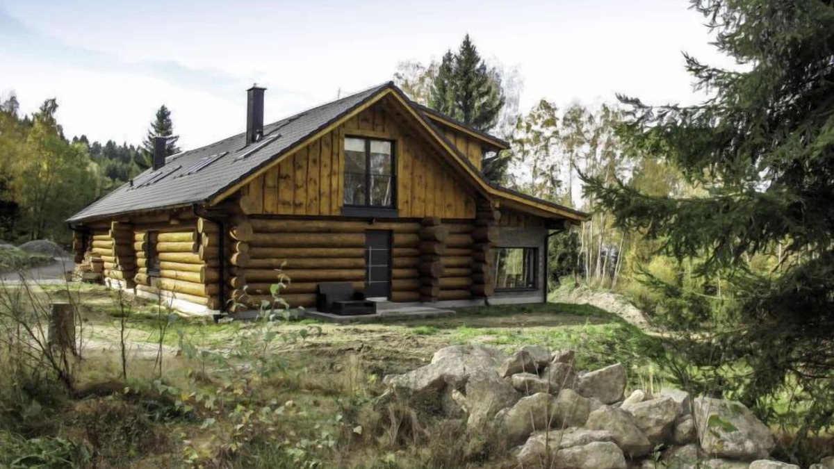 Benesov nad Cernou House | Srub Kuří by Interhome