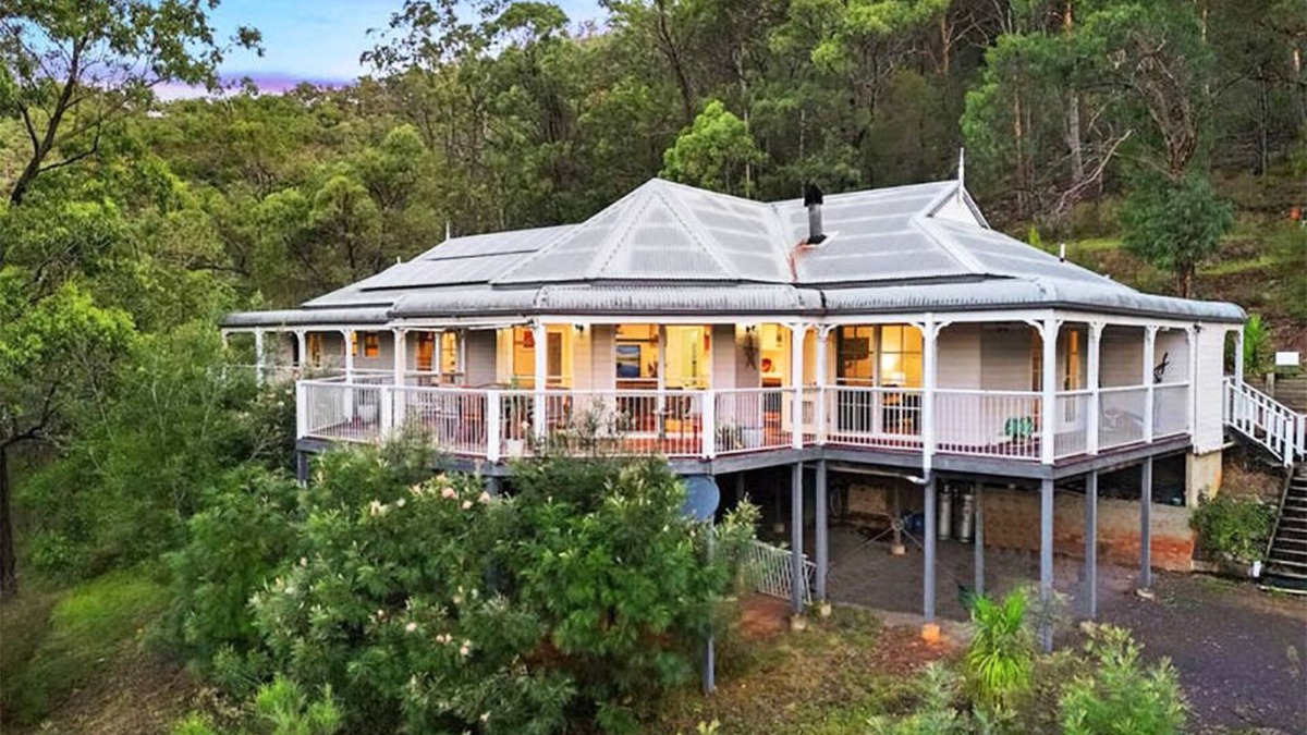 St. Albans House | St Albans Homestead - a cozy farmhouse in the heart of St Albans Village