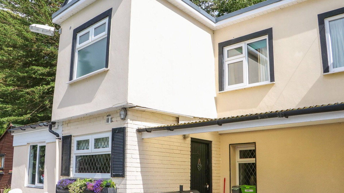 Dungarvan Cottage | ST. ANNE’S, family friendly, with pool in Dungarvan, County Waterford
