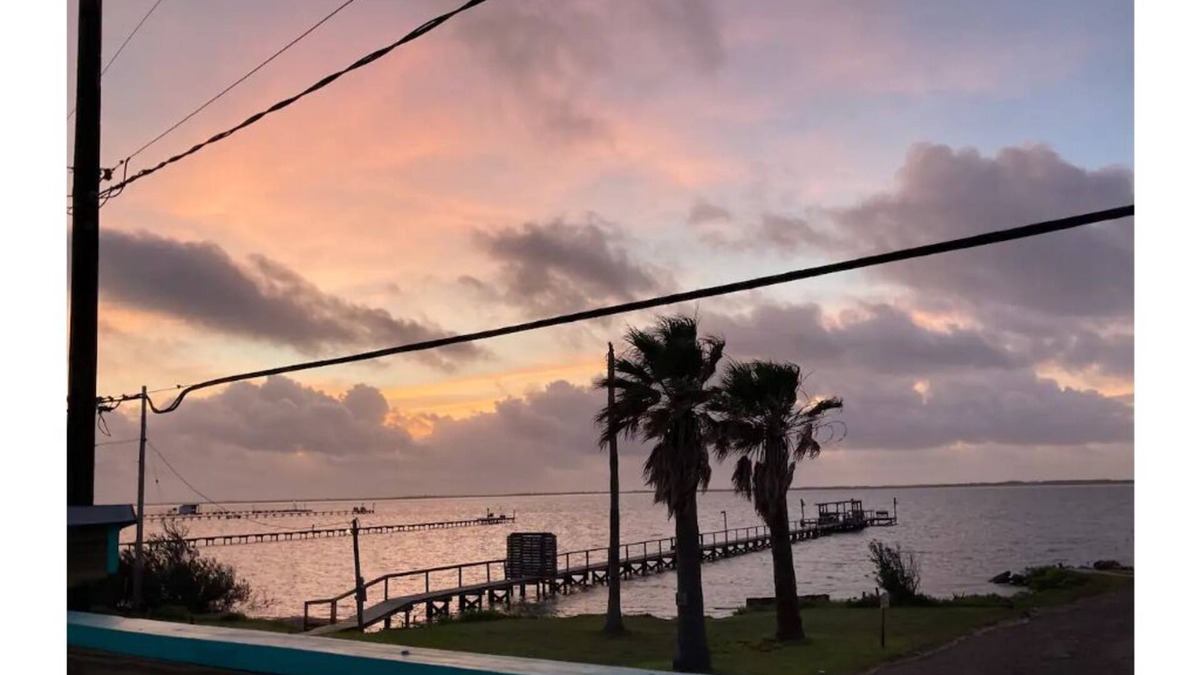 Rockport Cottage | St.Charles Bay Waterfront Cottage@boat ramp