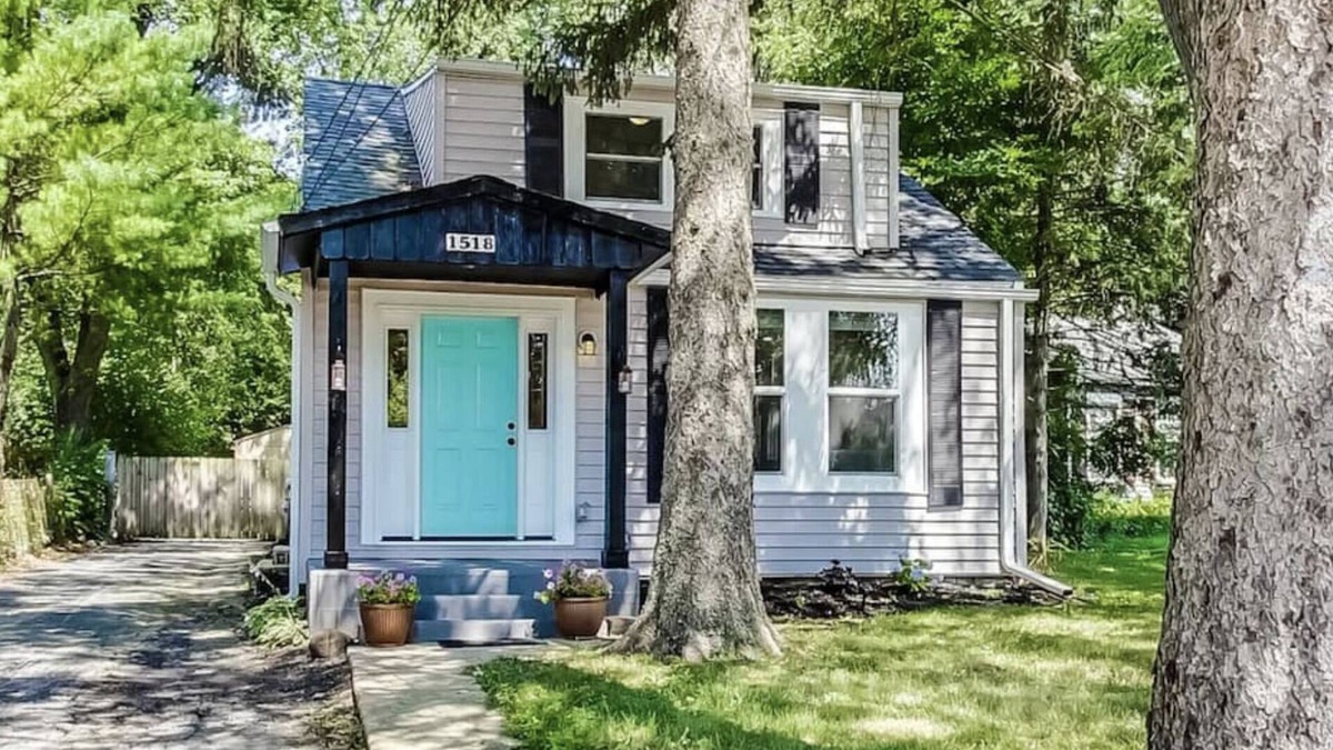 St. Charles House | St. Charles Riverview Retreat