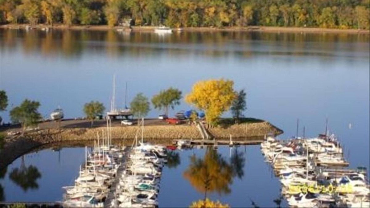 Lakeland House | St. Croix River Home with Private Waterfront