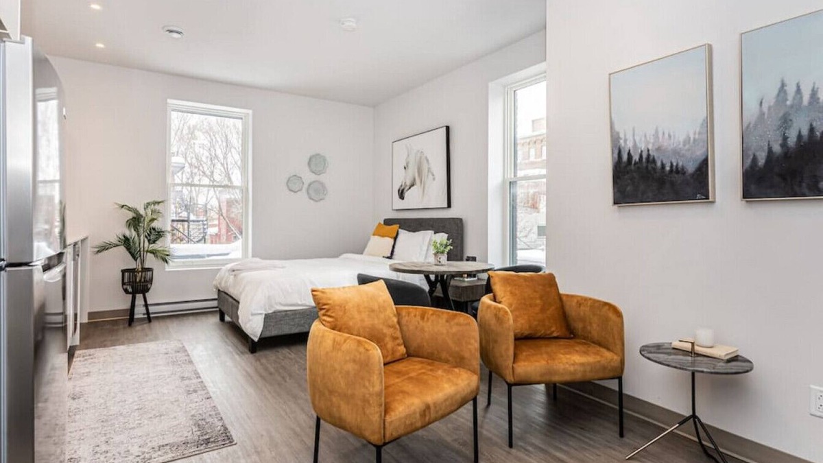 Plateau Mont Royal Apartment | St-Denis 209 · Amazing New Apartment Close to Mount Royal (Le Plateau) by Denstays