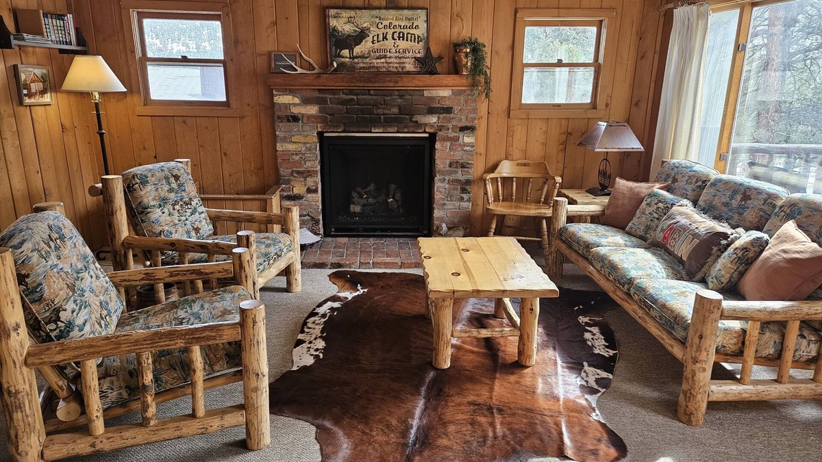 Nathrop Cabin | St. Elmo Cabin at Deer Valley Ranch - Geothermal Pools onsite!