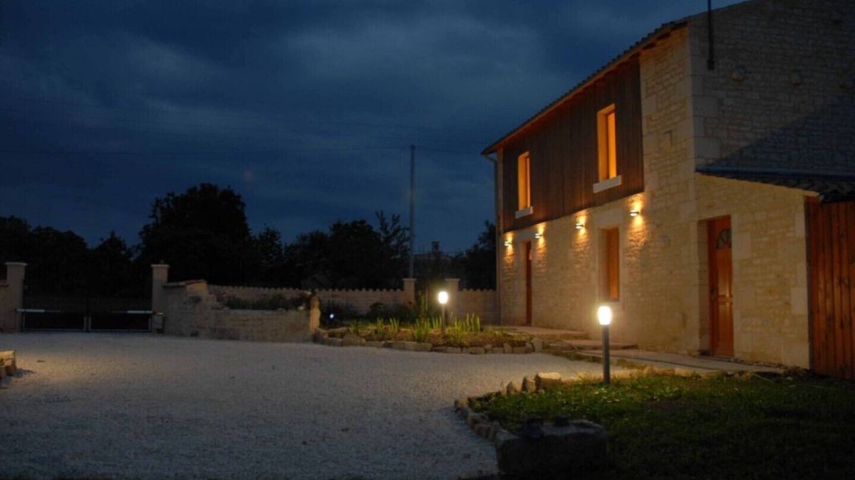 Vendee - Sevre - Autise Other | Stylish, 3 bedroom renovated 19th century Barn in the Heart of Venise Vert