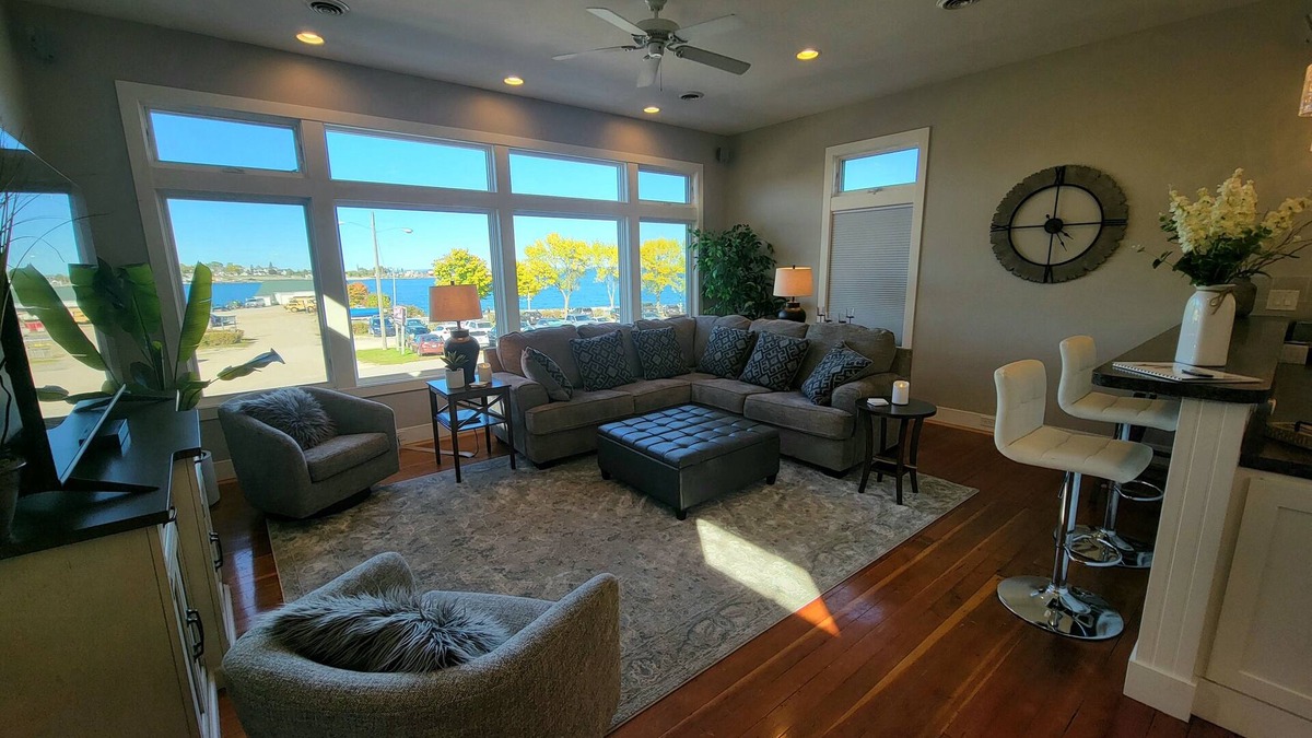 St Ignace Condo | St Ignace Loft - Downtown St Ignace