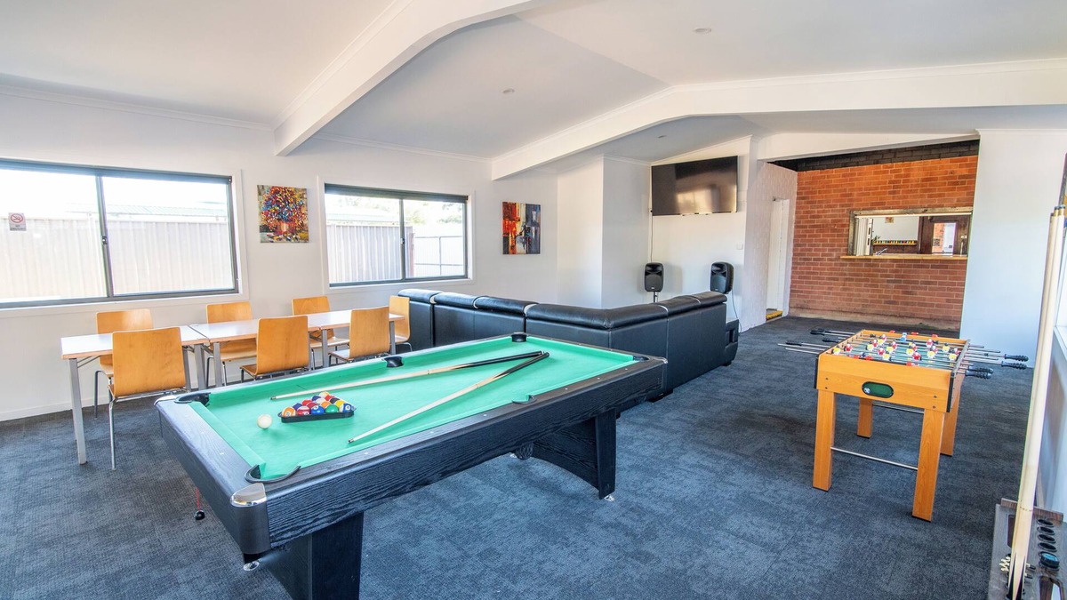St James House | St James Hotel Motel - Affordable Weekly and Monthly Rates, Utilities Included