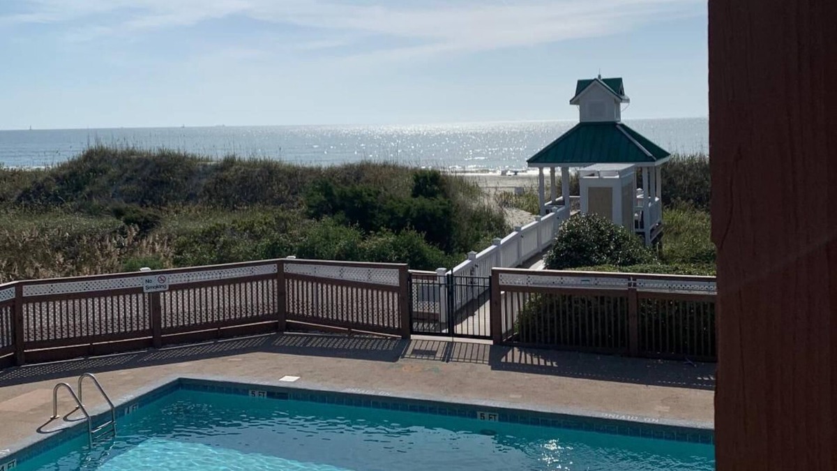 St. James Villa | St. James Peaceful Villa. Short distance to the beach, Southport and Oak Island