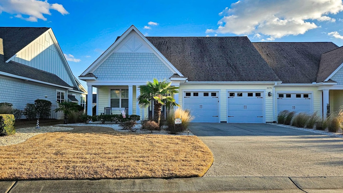St. James House | St James quiet home, professionally decorated & near the beach - gas grill & AC