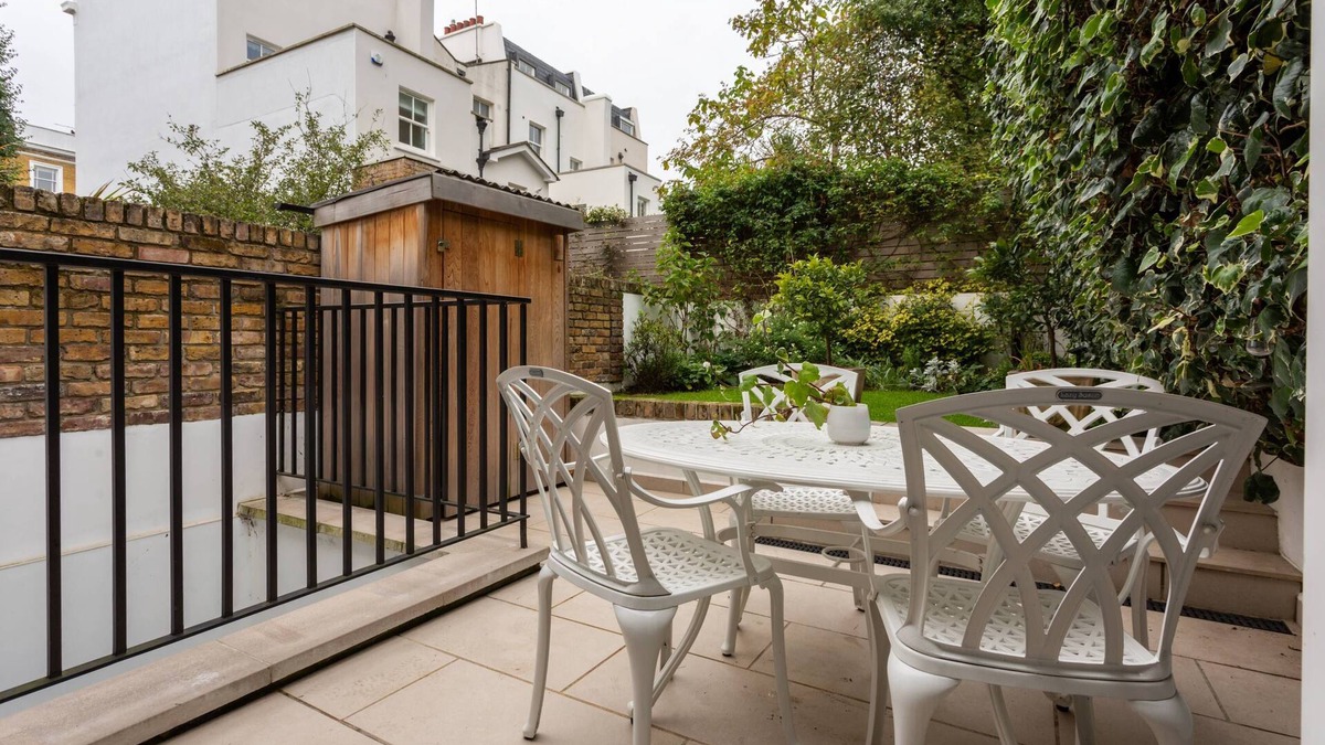 St. Johns Wood Apartment | St John's Wood Terrace by onefinestay