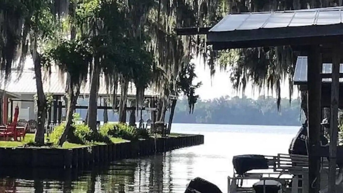 Crescent City House | St. Johns River Retreat