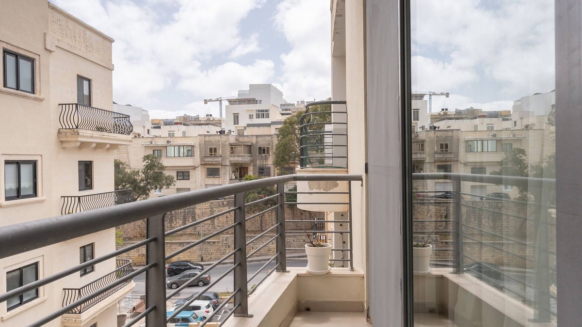 Tal-Ghoqod Apartment | St.Julians apartment