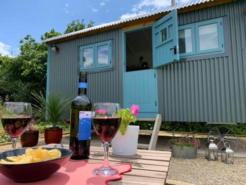 Saint Kew Apartment | St. Kew Shepherd Huts