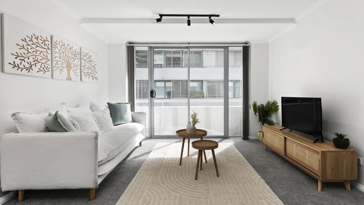 St. Leonards Apartment | St Leonards- LN405 Atchison Street - Stylish Studio with Juliet Balcony Separate Bedroom Space