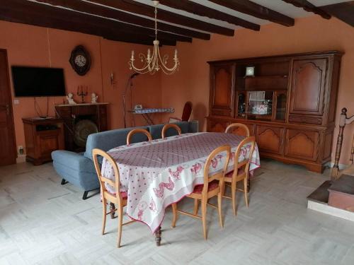 Saint-Malon-sur-Mel House | ST MALON SUR MEL