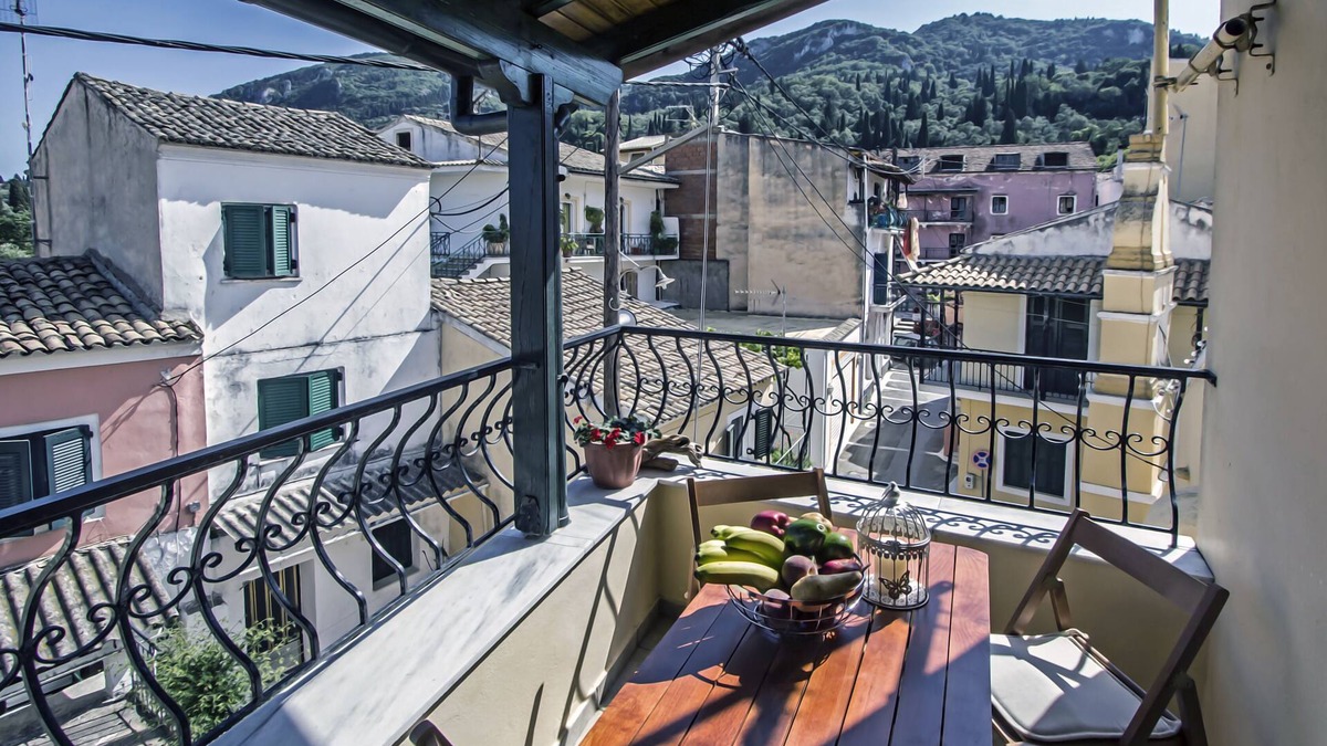 Benitses House | “St.Marina” 3flr house in the ♥ of the village 2΄walk to beach
