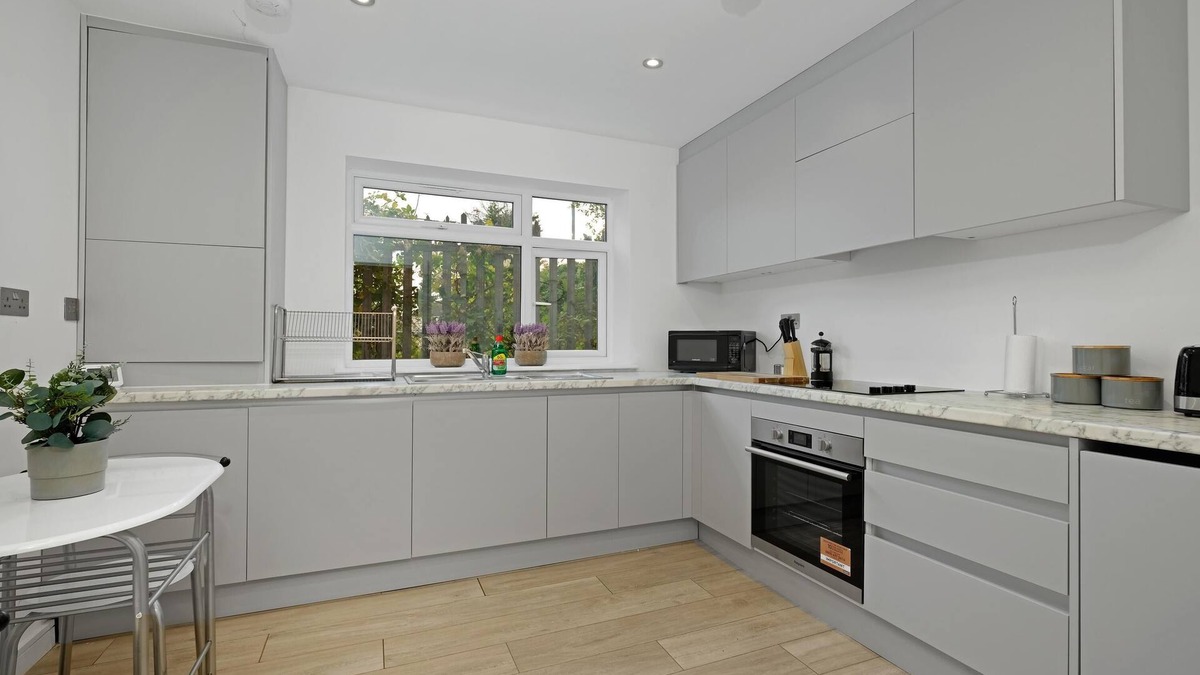 South Ruislip Apartment | St Martins 2 Bedroom & 2 Bathroom Apt. 1 - Ruislip