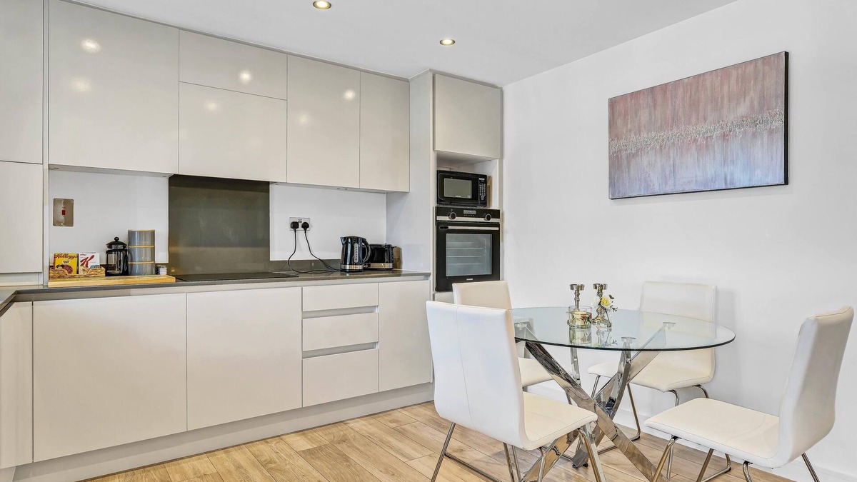 South Ruislip Apartment | St Martins House Luxury Apartments Ruislip- Apt C