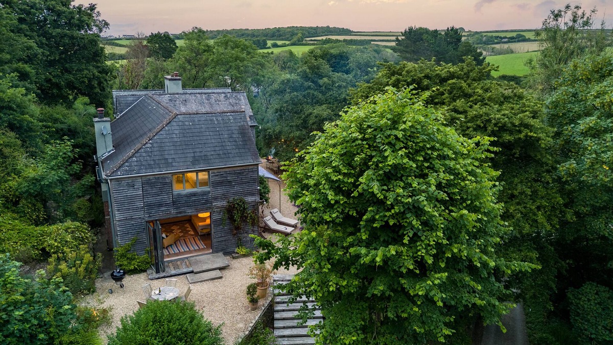 Little Petherick House | St Mary's - Five Bedroom House, Sleeps 11