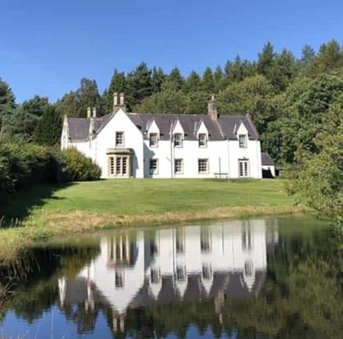 Fochabers House | St Marys Farmhouse - Traditional Country Farmhouse with Open Fire