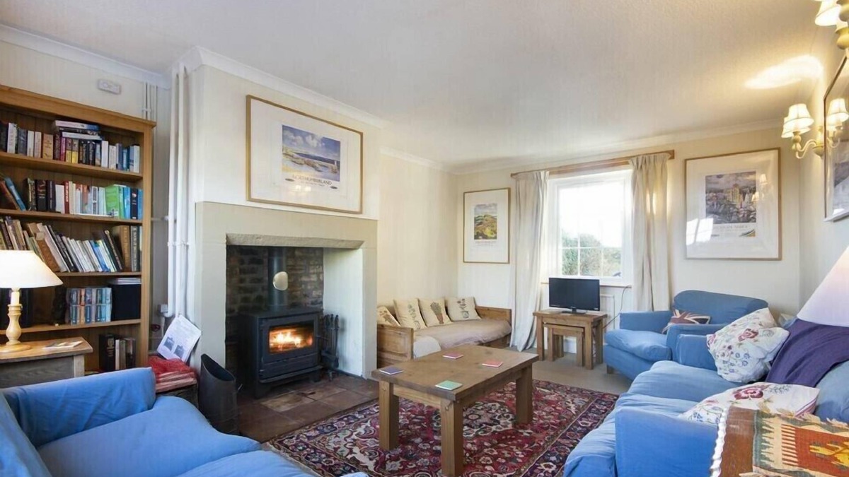 Newton by the Sea Cottage | ST MARYS COTTAGES NO4, pet friendly in Low Newton-By-The-Sea
