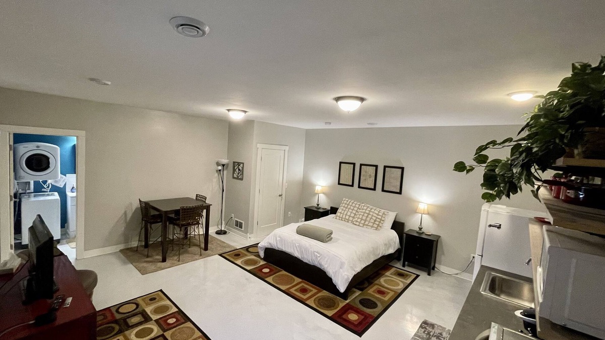 West St. Paul Apartment | St. Paul Studio Unit - 2 guests
