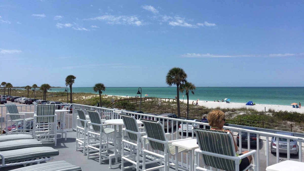 Pass-a-Grille Historic District Apartment | St. Pete Beach Pass-A-Grille studio right on the Gulf of Mexico.