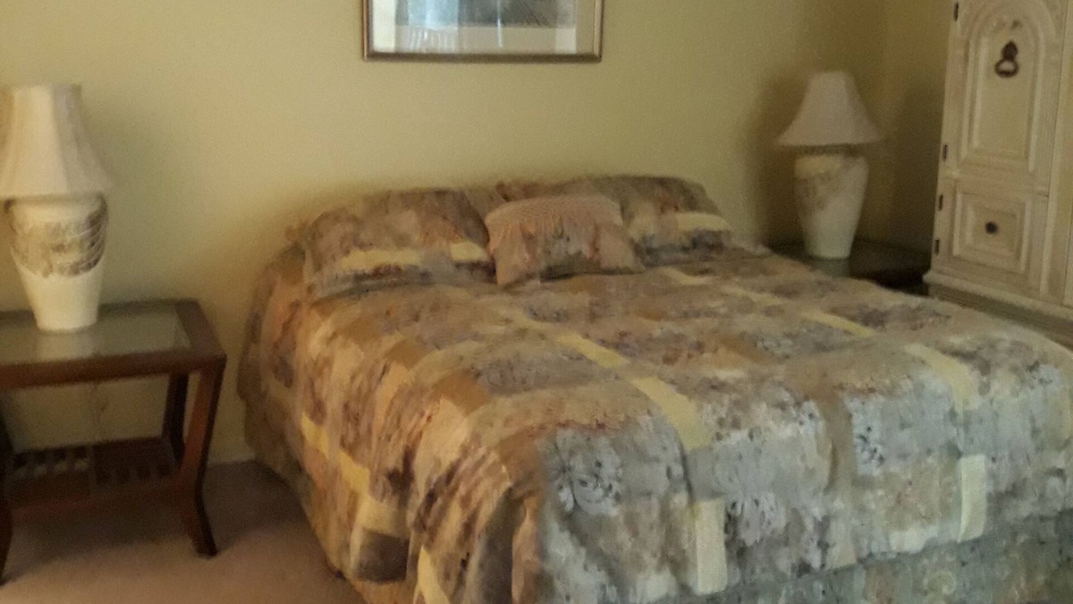 Pinellas Point Condo | St. Petersburg 2 bdrm/2 bath condo in a demand gated community