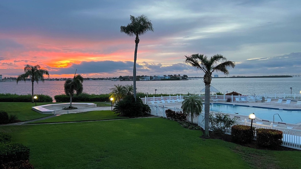 Palma del Mar Condo | St. Petersburg Isla del Sol St. Pete Beach Updated Condo on Water 2 Bed Gorgeous