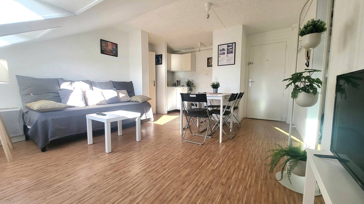Trappes Apartment | St-quentin-en-yvelines : Appartement Avec Parking
