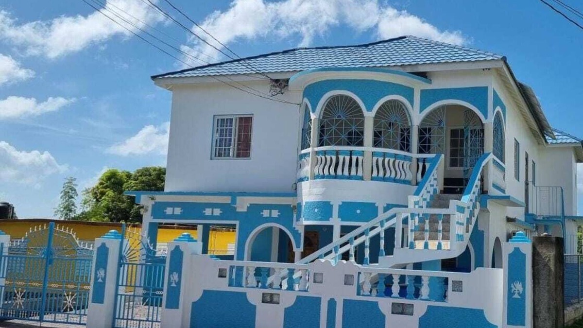 Prospect House | St. Thomas Oasis is a charming 3-bedroom house with WiFi and AC in St. Thomas.