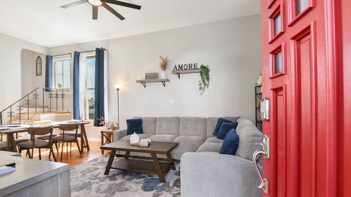 Vallejo House | ~ St. Vincent Hills ~ Walk to Farmers Market, SF Ferry Terminal, & Downtown ~