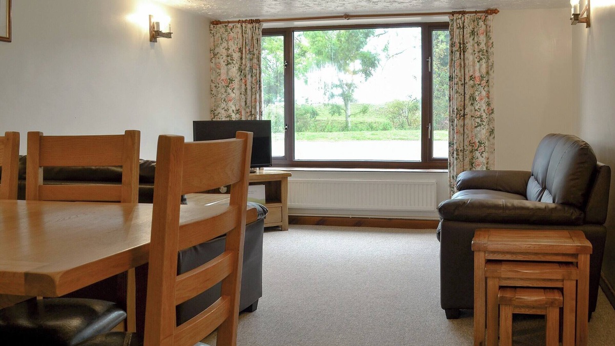 Foxley Cottage | Stable Cottage 5 - UKC3744