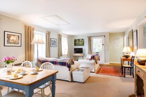 Pewsey House | Stable Cottage - Milton Lilbourne