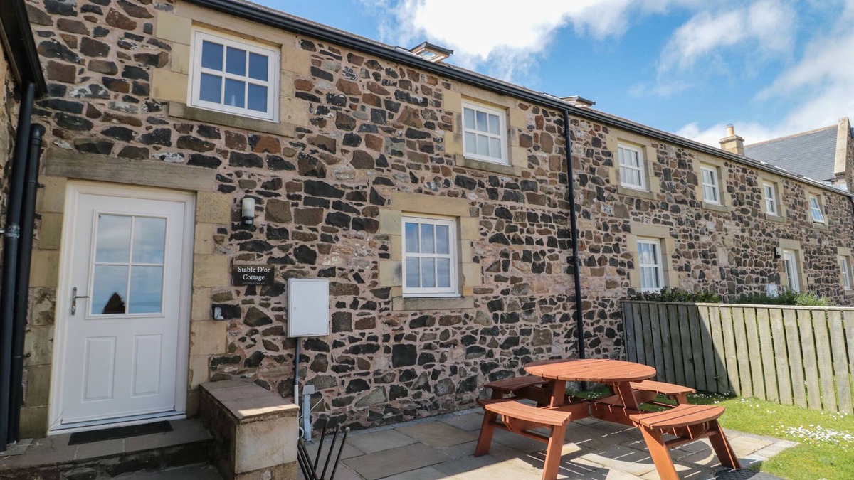 Embleton Cottage | STABLE D'OR, pet friendly, with pool in Embleton