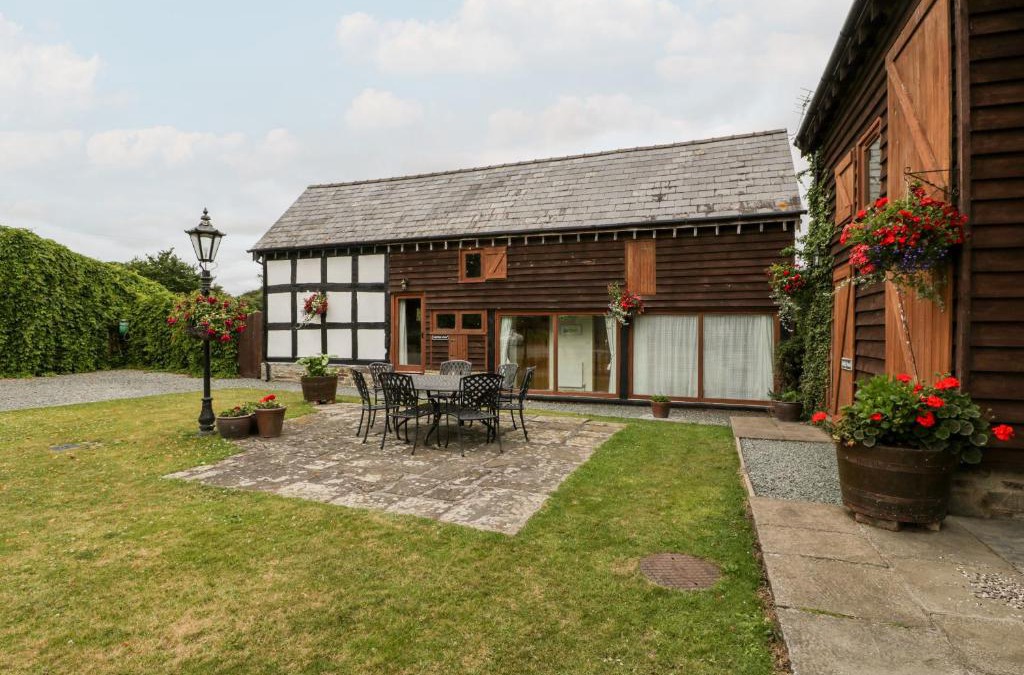 Pembridge House | Stable End