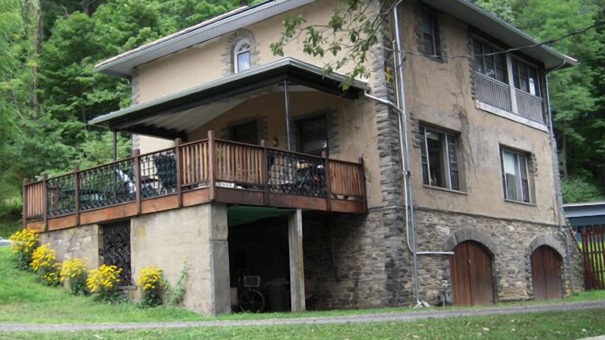Milford House | Stable House at Grey Towers, 1.5 hours from NYC. Milford, Pa.