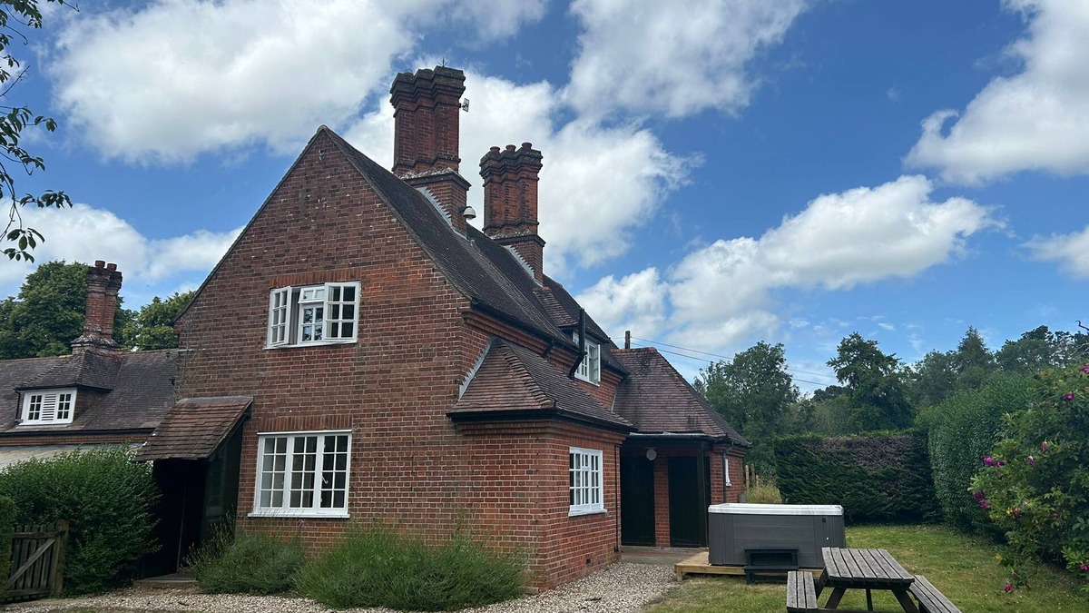 Alderbury Cottage | Stables Cottage by Group Retreats