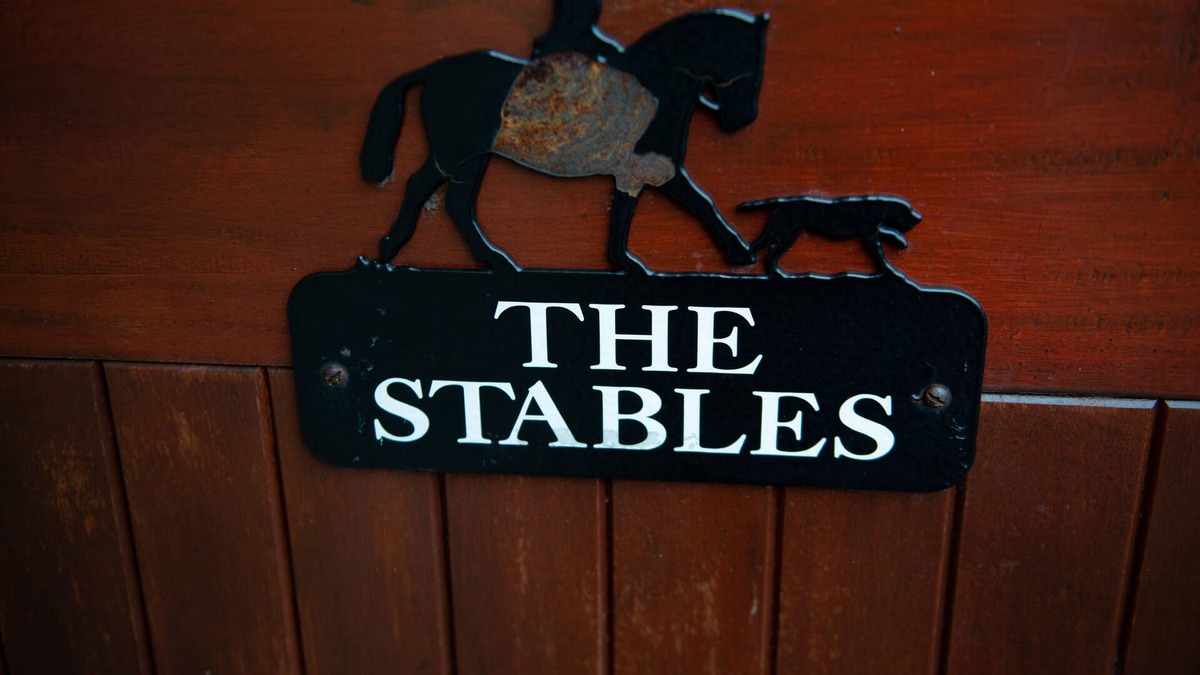 Fivemiletown Apartment | Stables Courtyard Apartment on Blessingbourne Country Estate