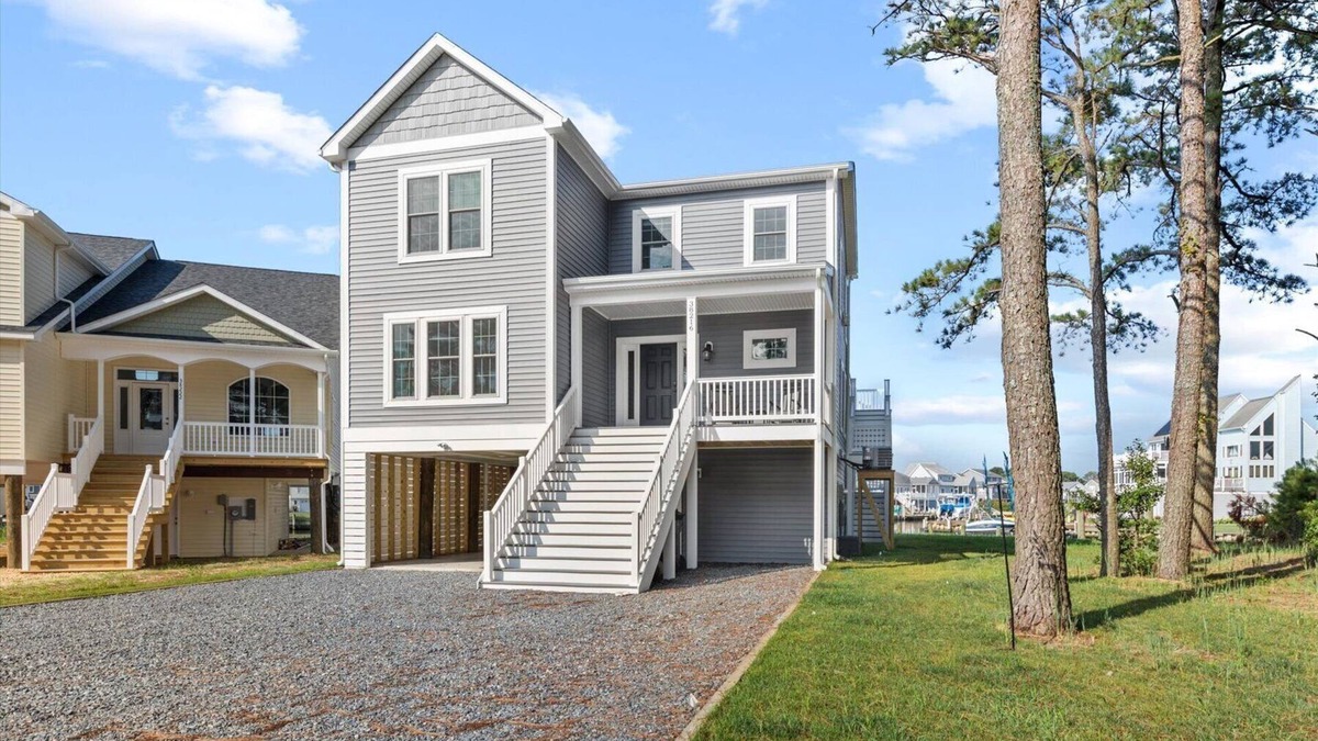 Captain's Cove House | Stacked Deck - Spectacular Bay Views - Waterfront!