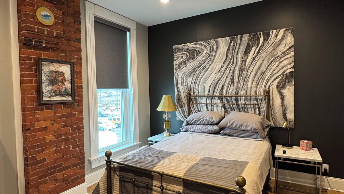 Babe Denny House | Stadium Stay #4 A 5 minute walk to Lucas Oil Stadium and free parking.