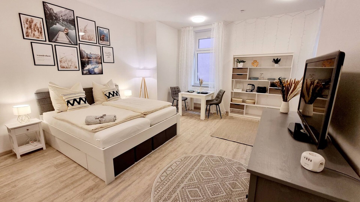 Weingarten Apartment | Stadtgarten-Studio + parking in the center