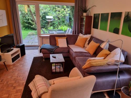 Burgeresch Apartment | Stadtnahe Wohnung mit Garten und Parkplatz
