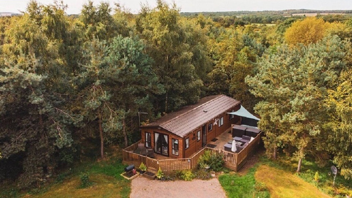 Morpeth Cabin | Stag Lodge, Felmoor Holiday Park (Hot Tub Lodge and Dog Friendly)