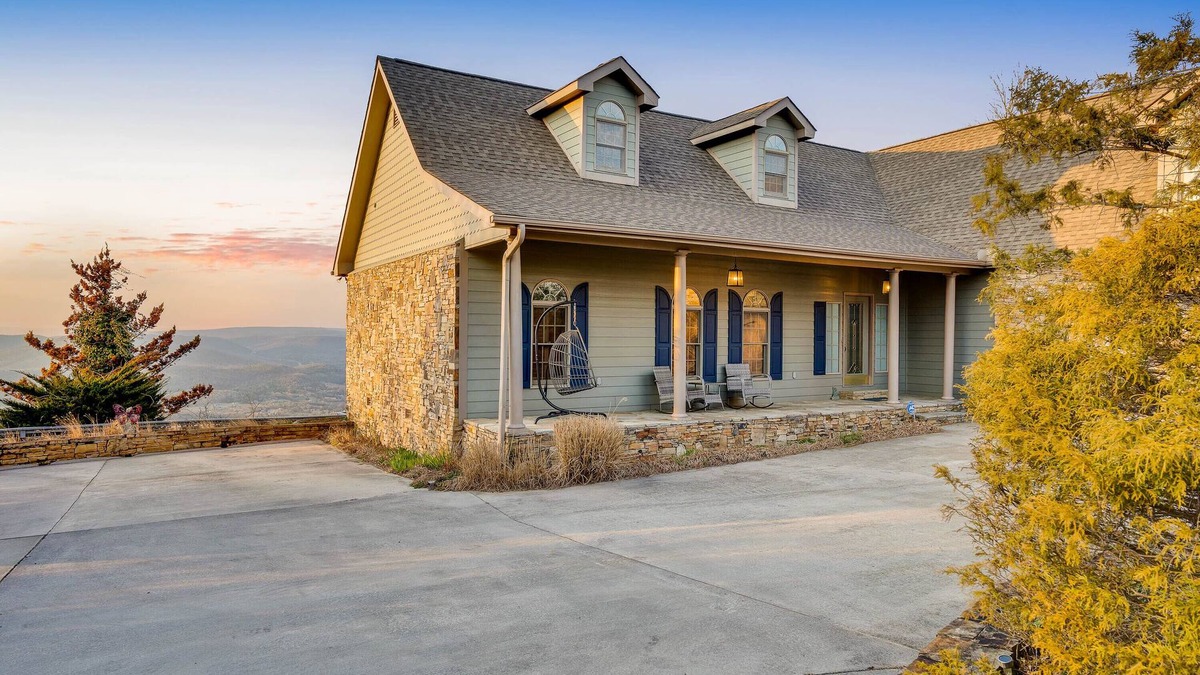 Lookout Mountain House | Stairway to heaven