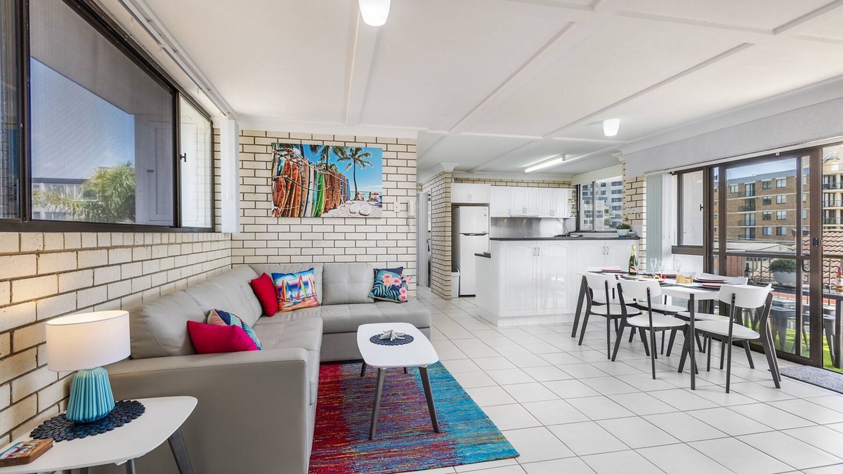 Kings Beach Apartment | Staiway to heaven - Central to everything