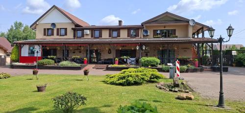 Starachowice Bed & Breakfast | Stajnia pod Dębem