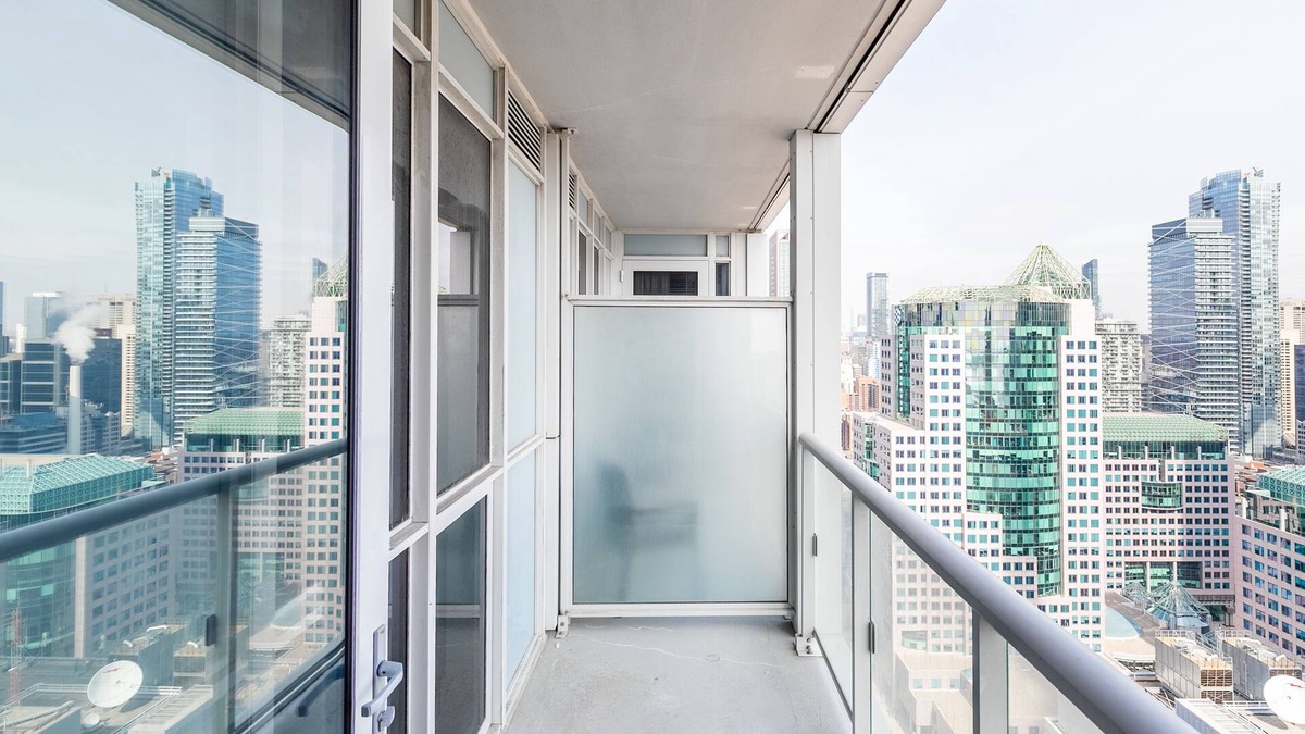 Toronto Entertainment District Apartment | Stallion Suites - Downtown Toronto