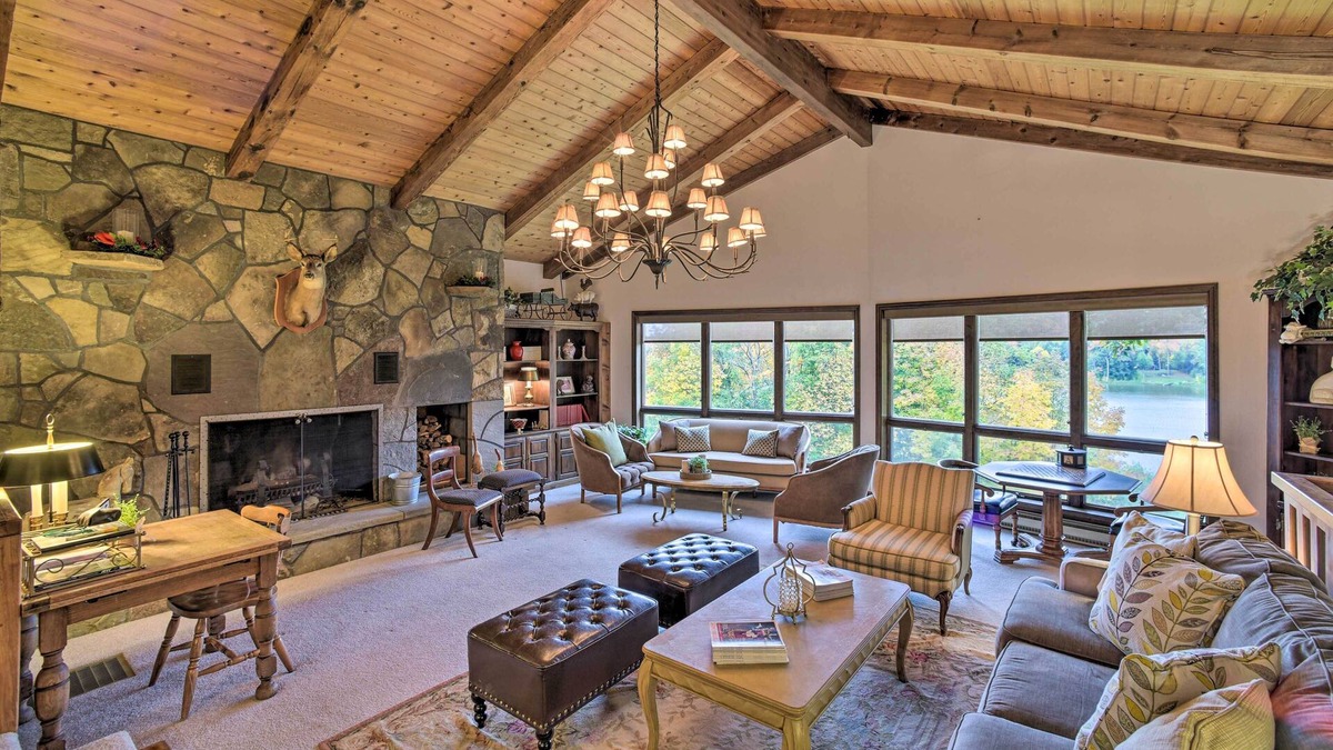 Stamford House | Stamford Escape: Ski, Fish, Hunt, Hike & More!