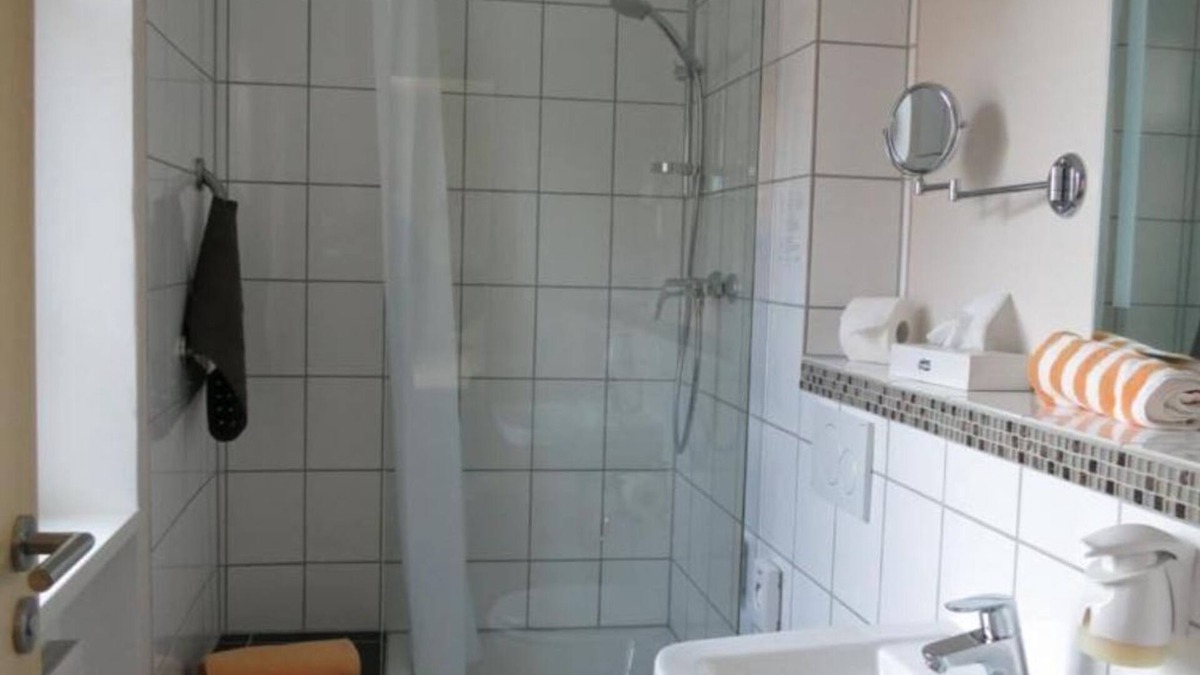 Burgschwalbach Bed & Breakfast | Standard double room 2 (room 2) - Gästehaus Auszeit